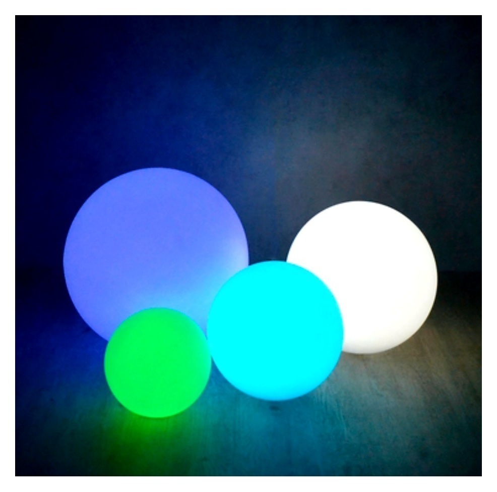 Led balls. Светильник лед Болла. Люстра светящийся шар. Лампы шаровидной формы. Шар светящийся для фокусов.